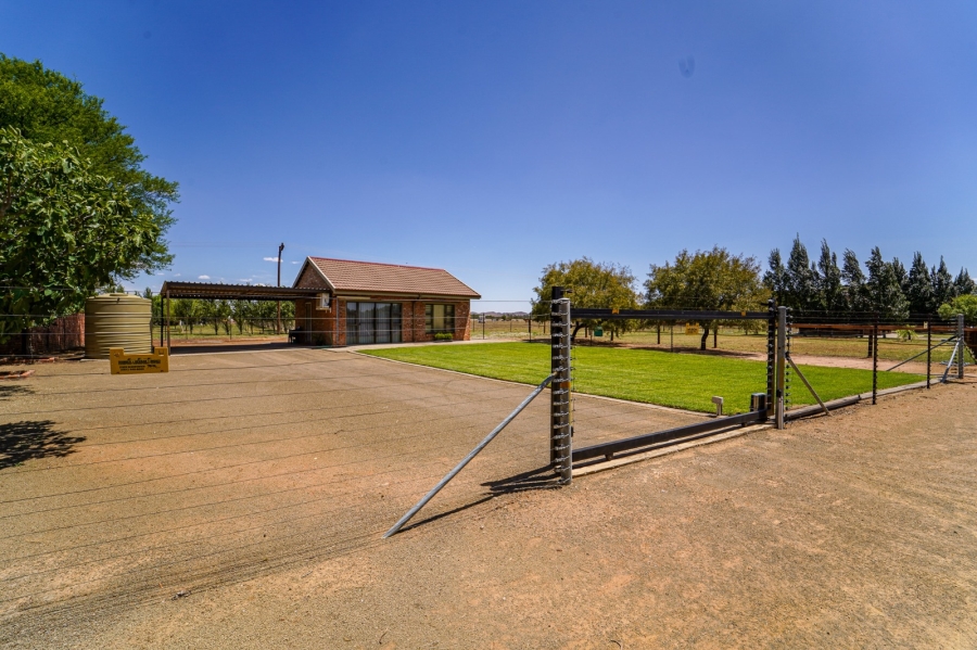 10 Bedroom Property for Sale in Bainsvlei Free State